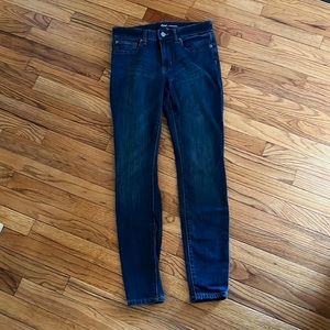 NWOT Gap legging jean. Size 6 or 28 A.